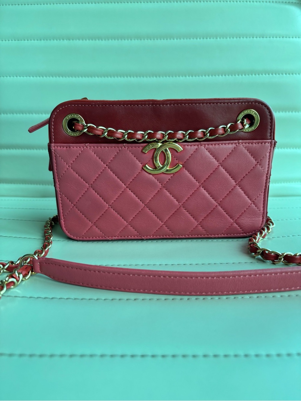 CHANEL Red  Two tone Quilted Leather Chain Crossbody Bag with Gold Hardware